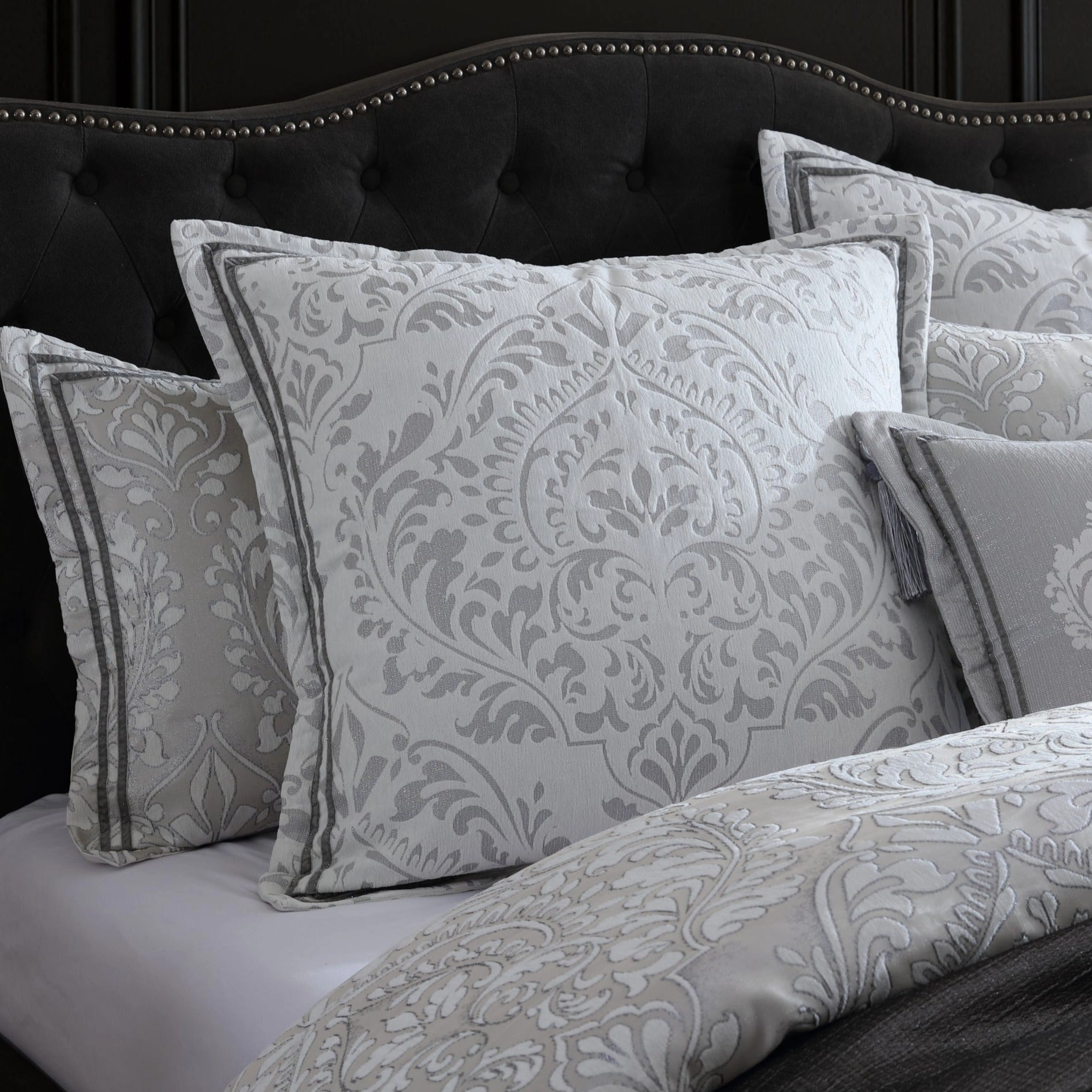 Alexander Silver Square Cushion by Davinci