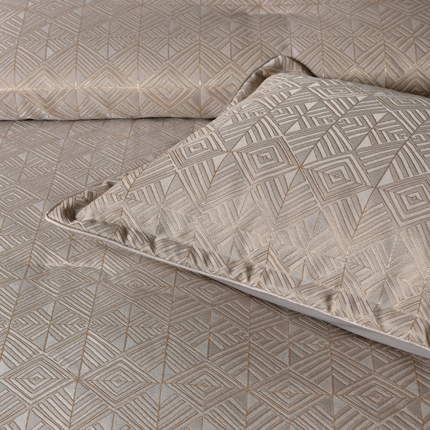 Bellagio Gold 6-Piece Comforter Set By Bianca