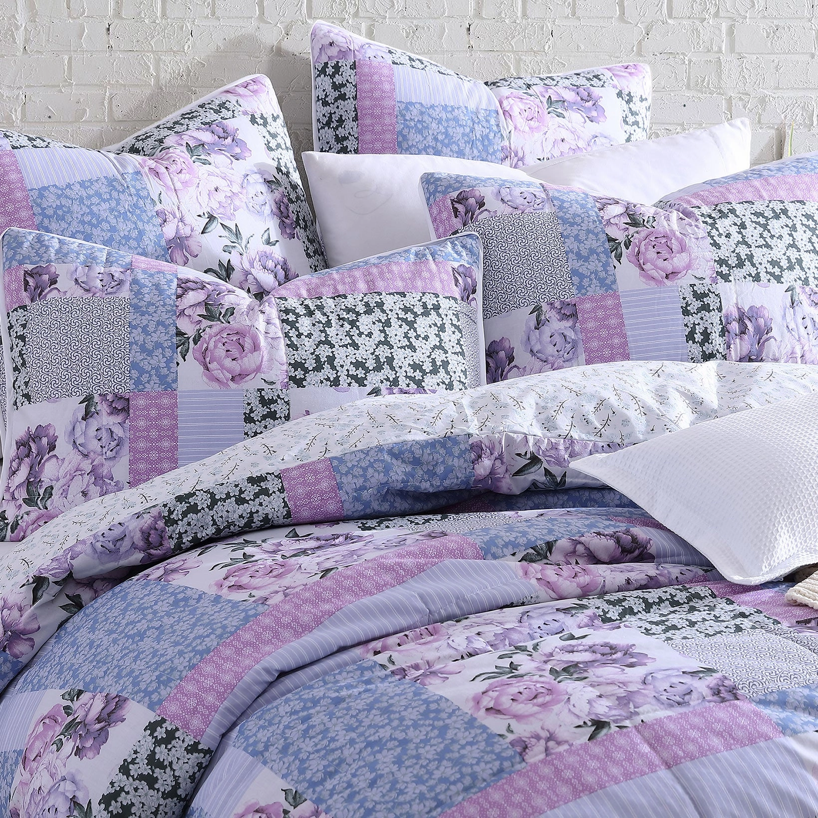 Bessie Lilac Quilt Cover Set by Logan and Mason Platinum