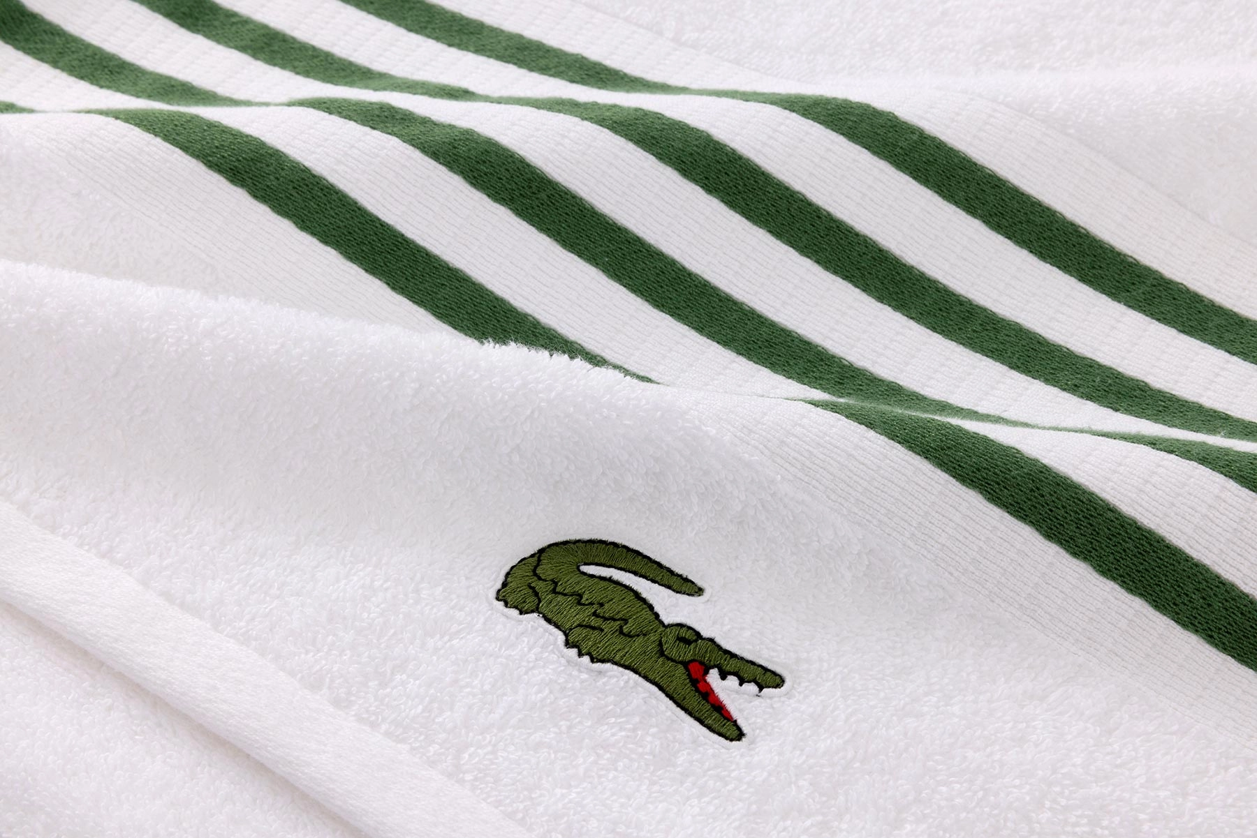 LCOURTLINE Vert Bath Towel by Lacoste