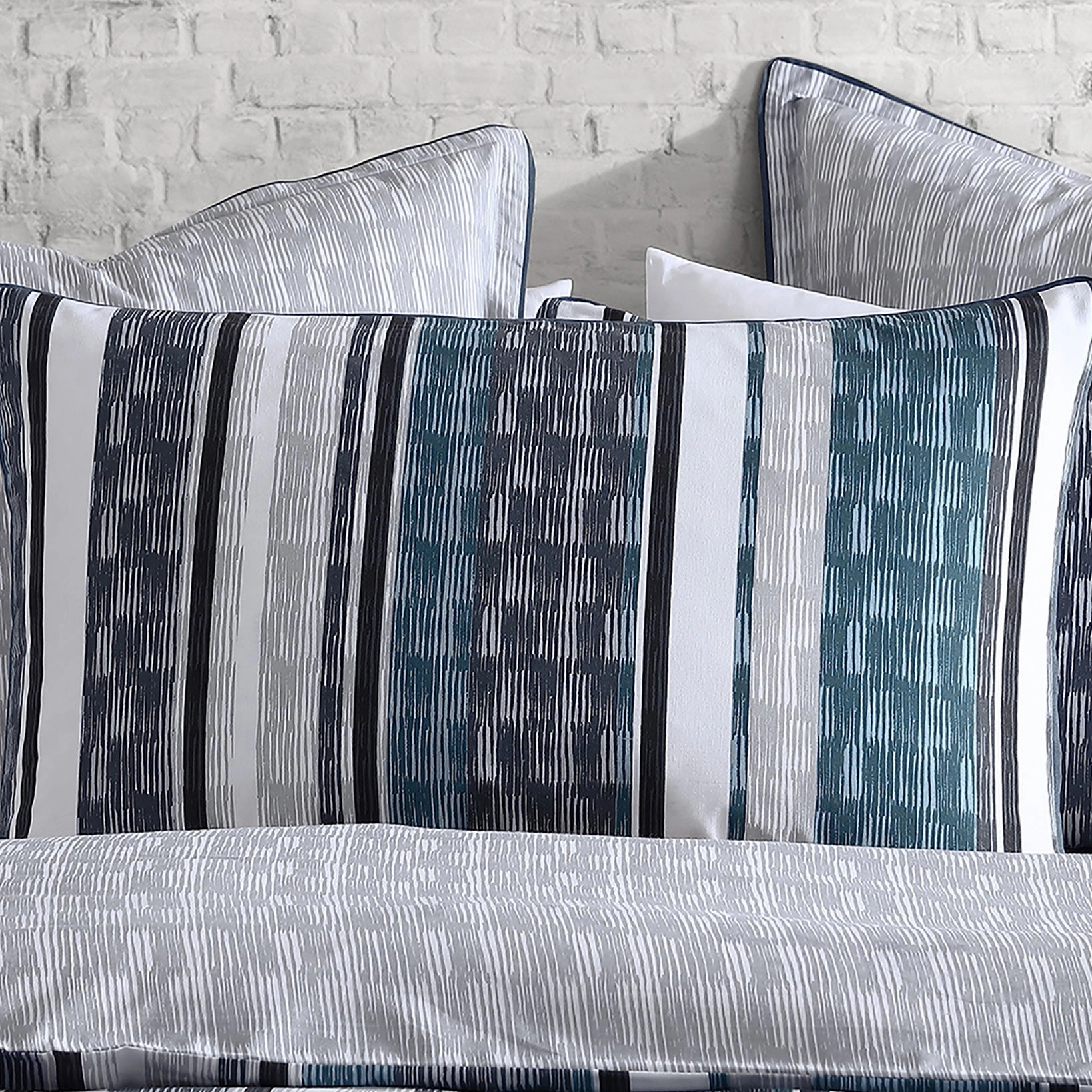 Porter Steel Quilt Cover Set by Logan and Mason