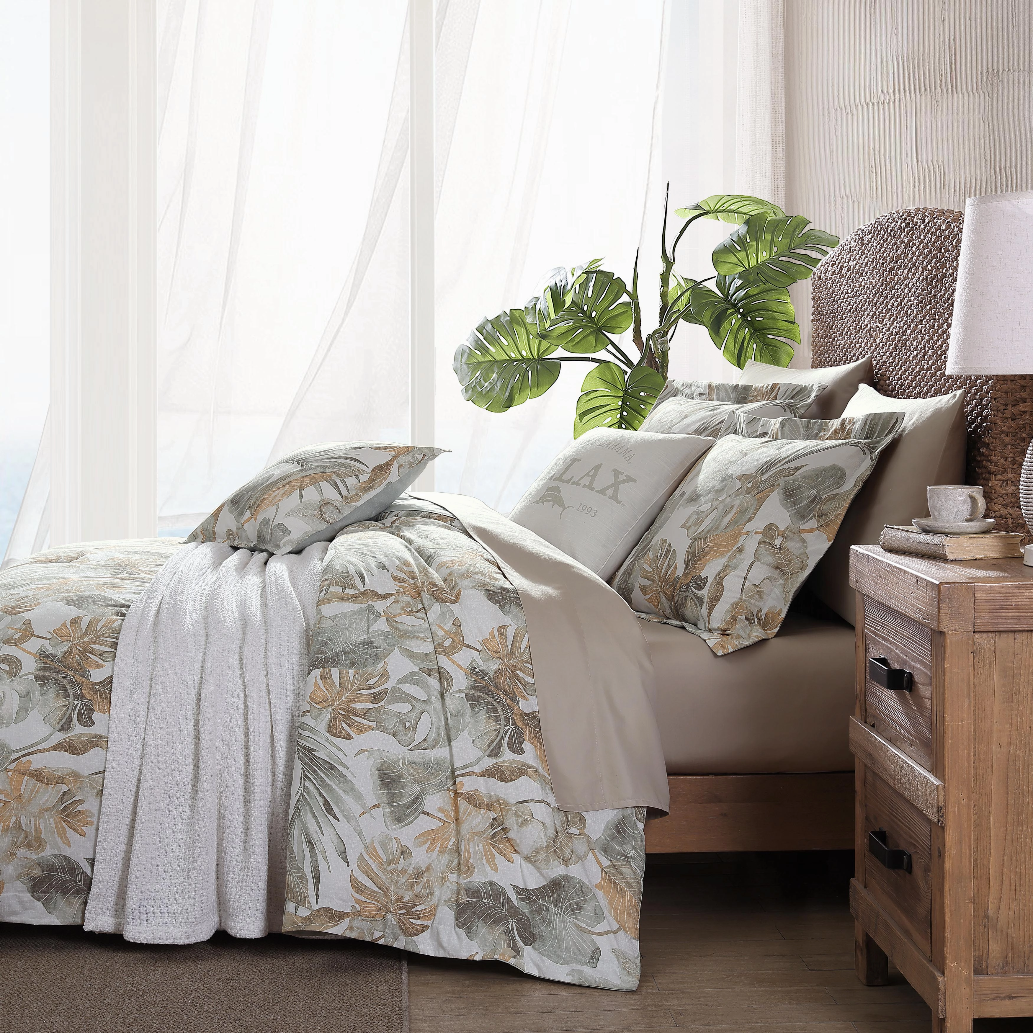 Raw Coast Green Quilt Cover Set by Tommy Bahama