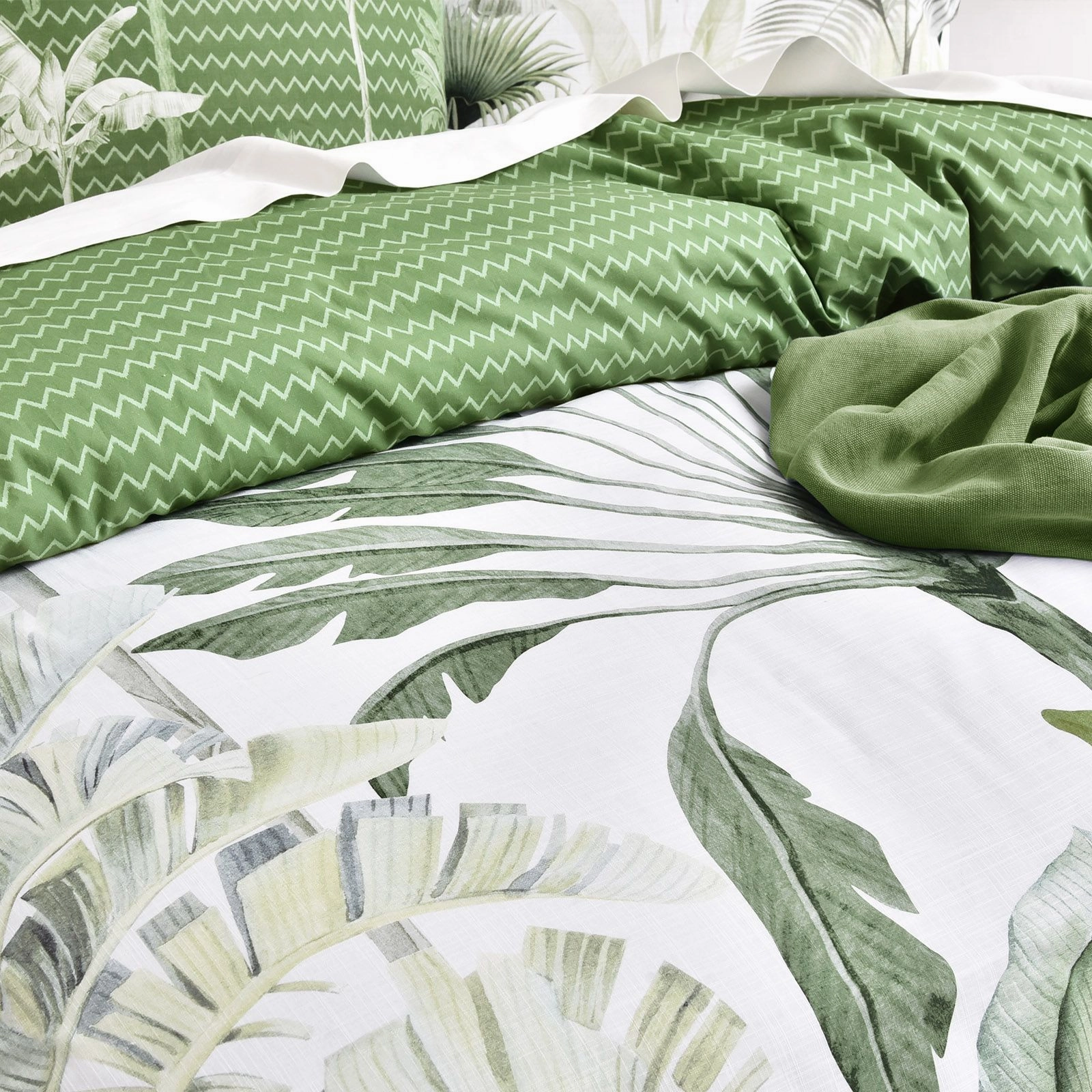 Renee Taylor 300 TC Cotton Reversible Noosa Palm Quilt Cover Set