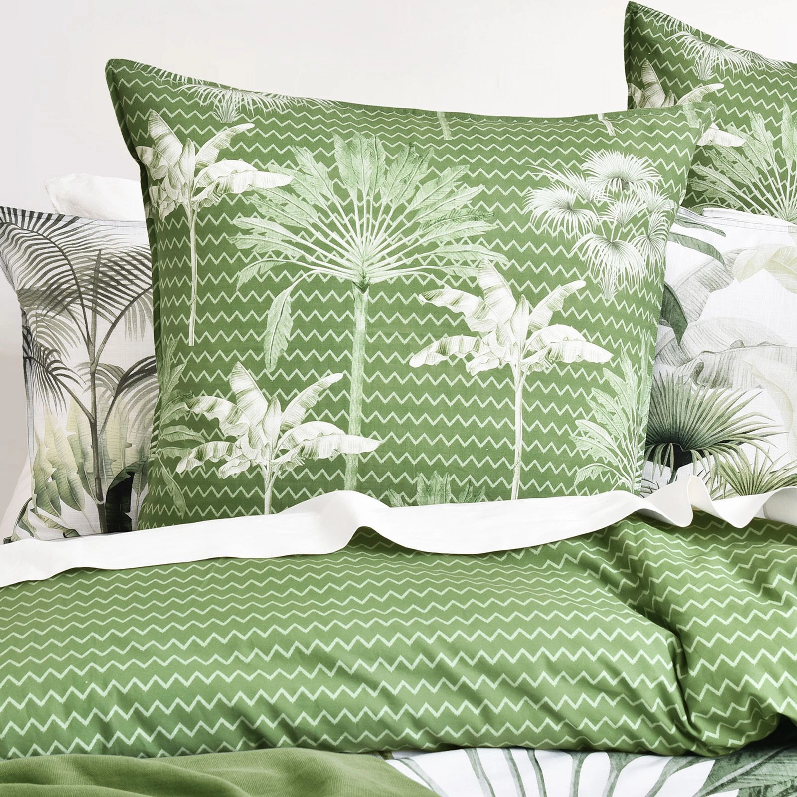 Renee Taylor 300 TC Cotton Reversible Noosa Palm Quilt Cover Set
