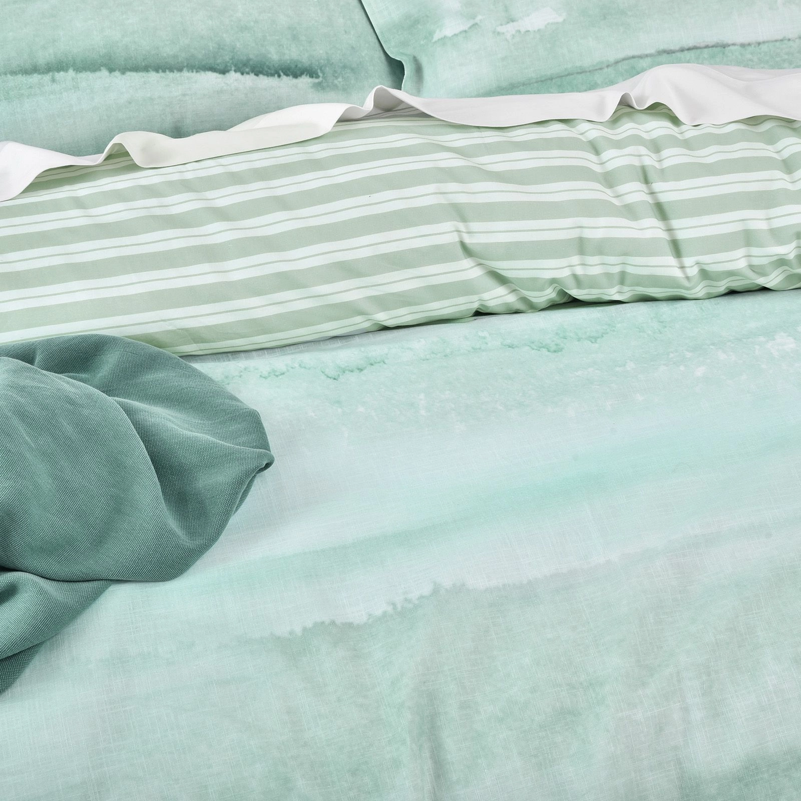 Renee Taylor 300 TC Cotton Reversible Terrain Quilt Cover Set