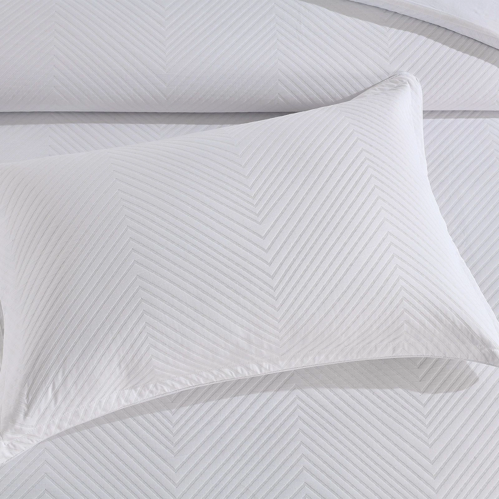 Renee Taylor Atlantis White Jacquard Quilt Cover Set