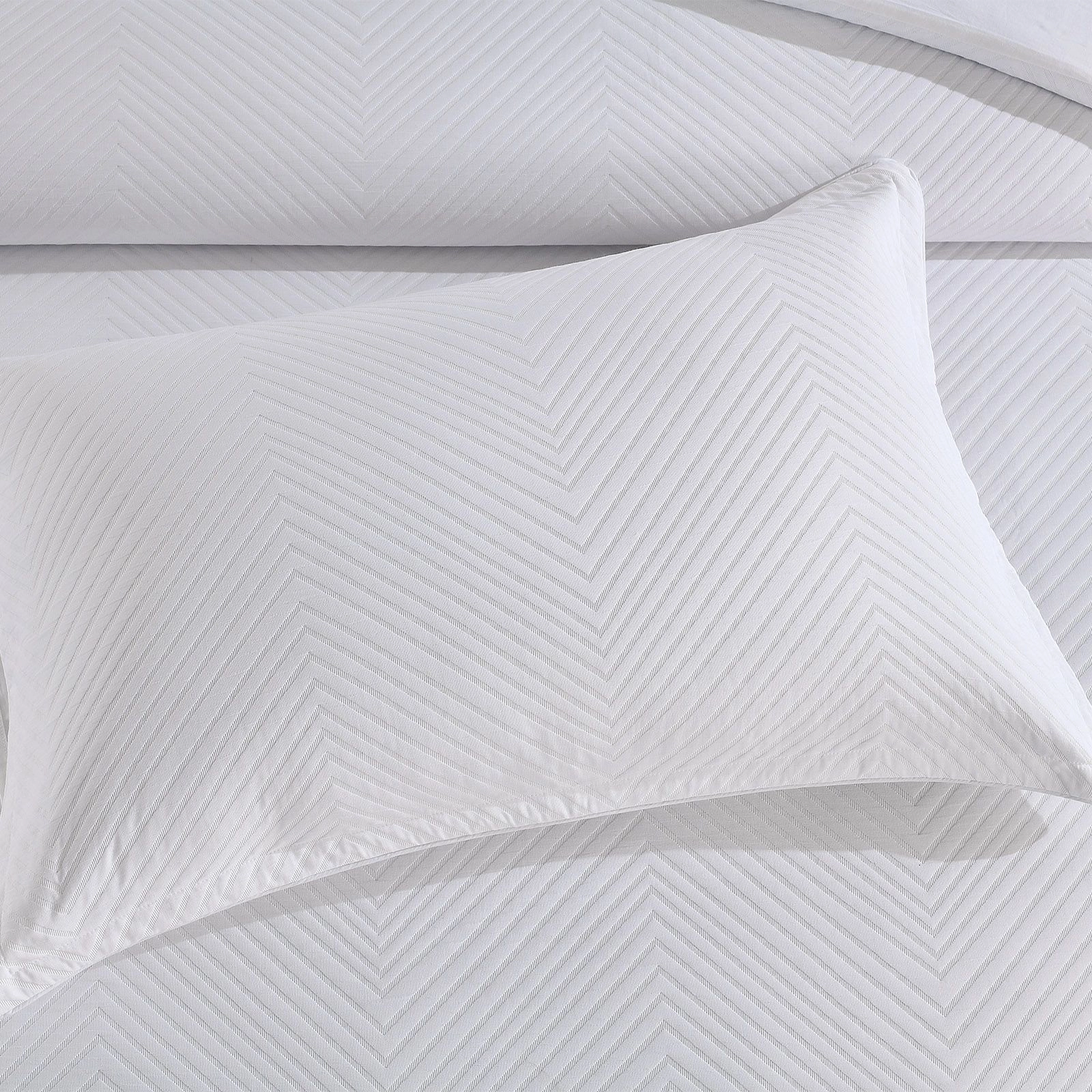 Renee Taylor Atlantis White Jacquard Quilt Cover Set