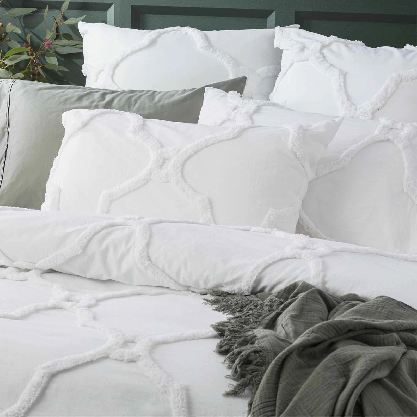 Renee Taylor Moroccan 100% Cotton Chenille Vintage washed Tufted Quilt cover set White