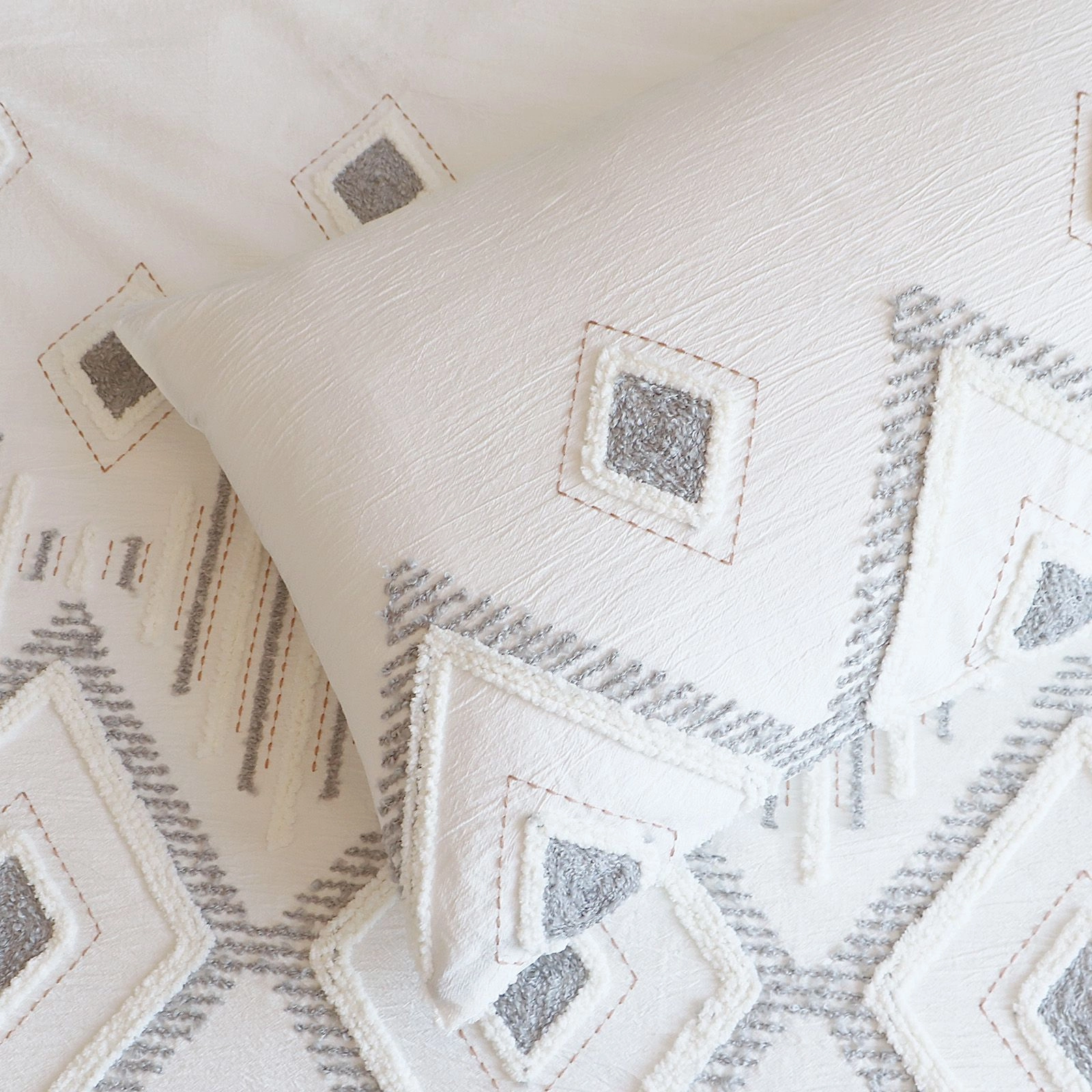 Renee Taylor Zuma Stone Washed Tufted Quilt Cover Set