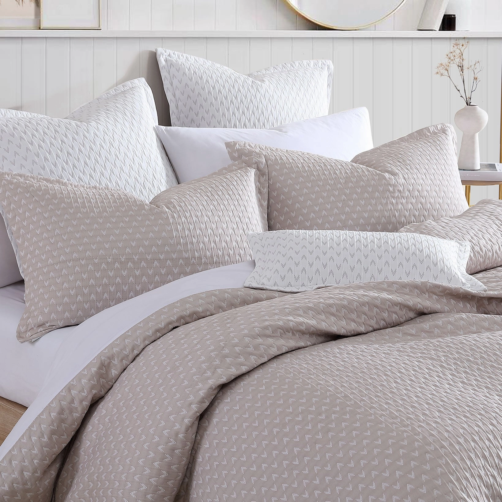 Varsity Linen Quilt Cover Set by Logan and Mason Platinum