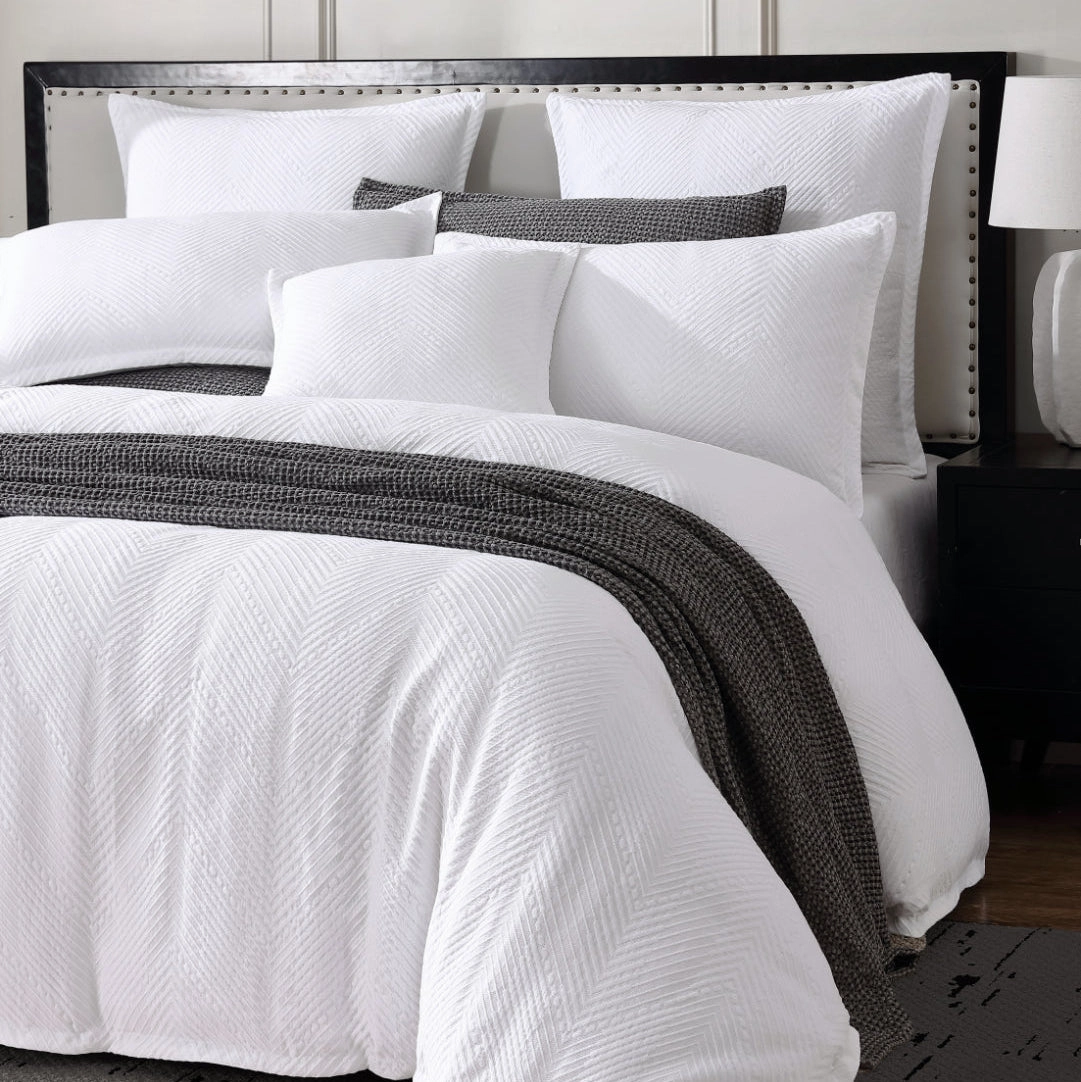 Viva White Quilt Cover Set by Private Collection